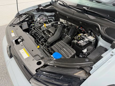 Used 2026 Volkswagen Taos SE w/ Panoramic Sunroof Package FWD image 51