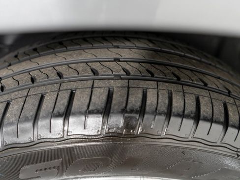 Used 2018 Dodge Grand Caravan SXT image 27