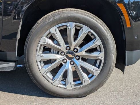 Used 2025 Chevrolet Tahoe High Country image 12