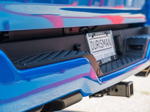 New 2026 RAM 1500 Laramie AWD/4WD image 9