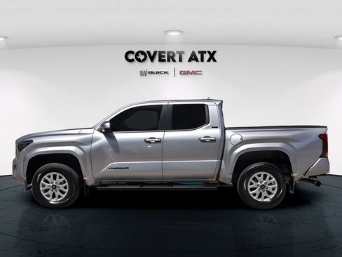 Used 2024 Toyota Tacoma SR5 AWD/4WD image 5