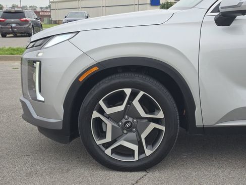 Used 2023 Hyundai Palisade Limited w/ Cargo Package FWD image 5