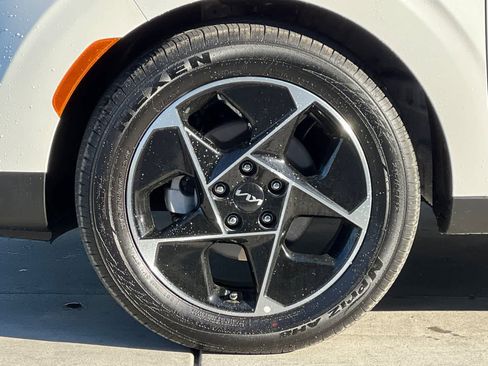 Used 2025 Kia Soul EX image 36