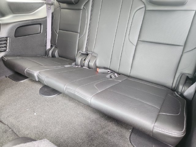 Used 2017 GMC Yukon Denali w/ Enhanced Security Package RWD image 32
