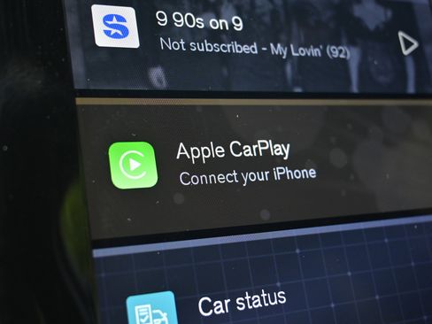 Used 2025 Volvo XC40 B5 Core image 31