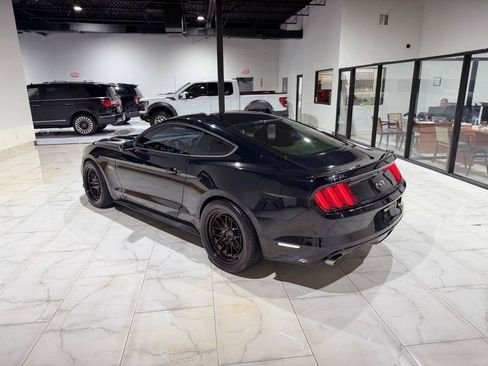 Used 2017 Ford Mustang GT RWD image 10