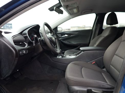 Used 2019 Chevrolet Malibu LS image 16