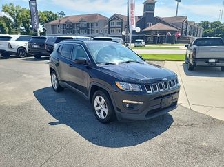 Used 2017 Jeep Compass Latitude w/ Popular Equipment Group image 1