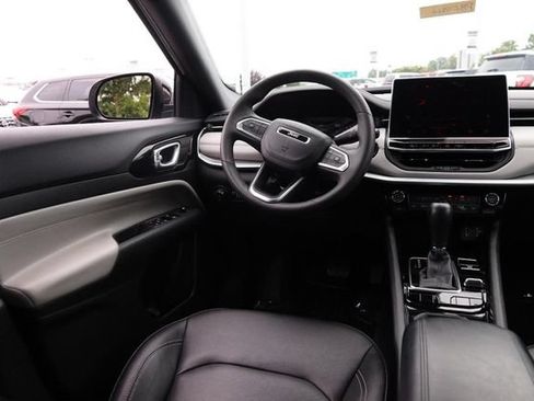 Used 2025 Jeep Compass Limited AWD/4WD image 22