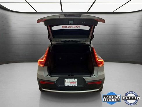 Used 2025 Volvo XC40 B5 Plus image 7