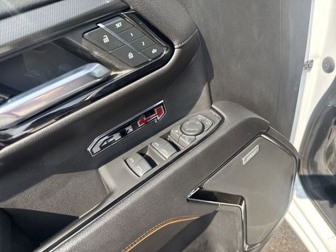 Used 2023 GMC Sierra 1500 AT4 image 15