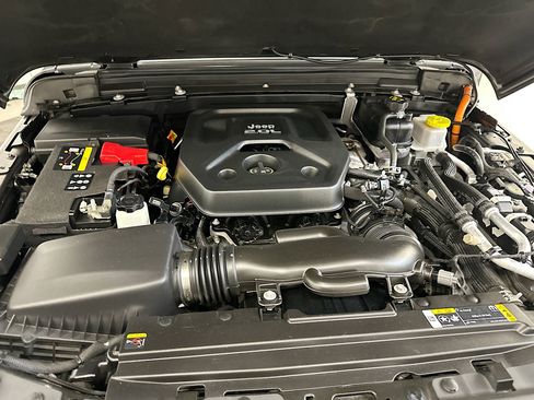 Used 2023 Jeep Wrangler Unlimited w/ Cold Weather Group AWD/4WD image 33