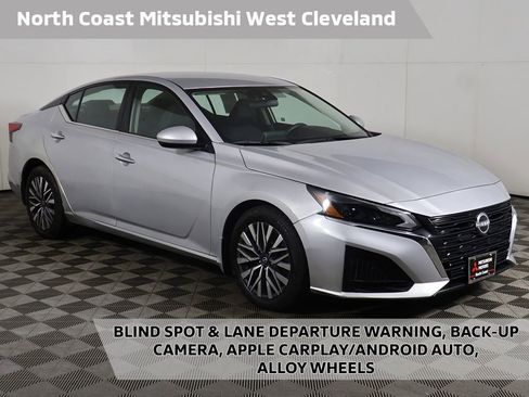 Used 2023 Nissan Altima 2.5 SV FWD image 1