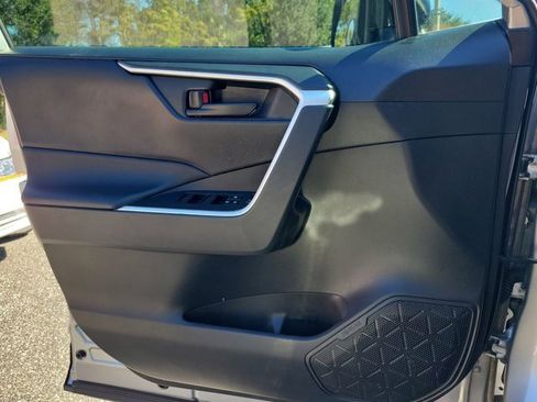 Used 2022 Toyota RAV4 LE image 28