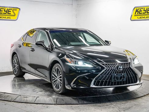 Used 2024 Lexus ES 350 w/ Premium Package FWD image 5