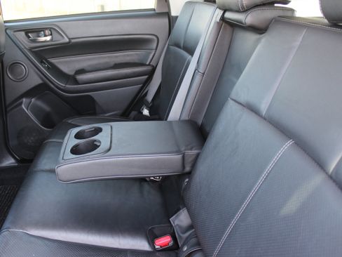 Used 2017 Subaru Forester 2.5i Touring image 40