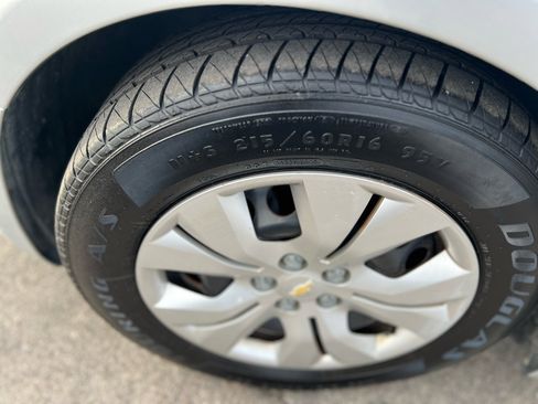 Used 2015 Chevrolet Cruze LS image 2