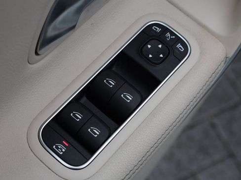 Used 2023 Mercedes-Benz CLA 250 CLA 250 w/ Premium Package image 11