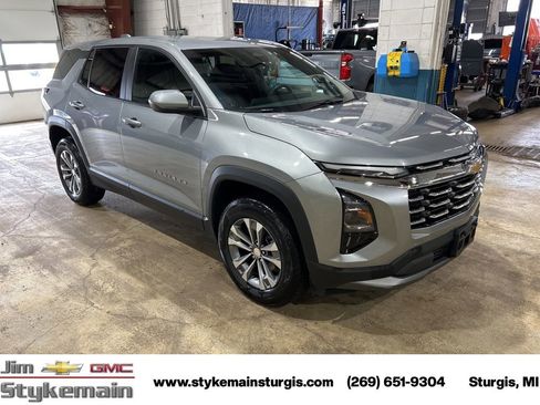 Used 2026 Chevrolet Equinox LT w/ Convenience Package II image 9