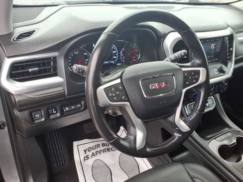 Used 2021 GMC Acadia SLT w/ Technology Package FWD image 15