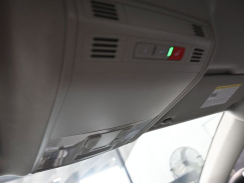 Used 2022 Volkswagen Taos S image 23