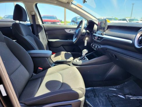 Used 2023 Kia Forte LXS FWD image 9
