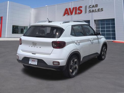 Used 2025 Hyundai Venue SEL FWD image 6