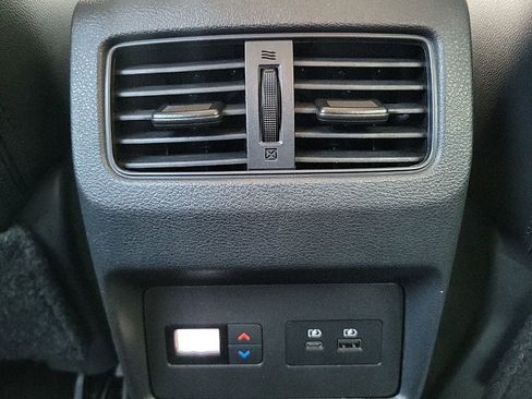 Certified 2022 Nissan Rogue SL w/ SL Premium Package image 21