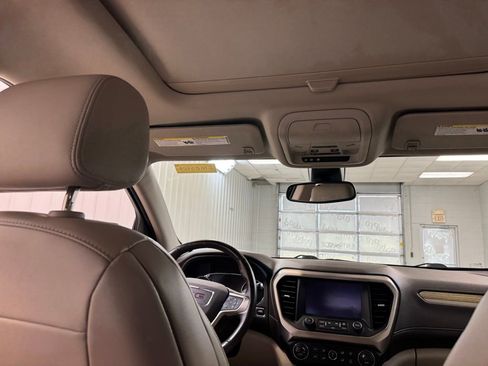 Used 2019 GMC Acadia Denali w/ Technology Package AWD/4WD image 23