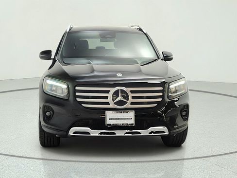 Used 2024 Mercedes-Benz GLB 250 image 2