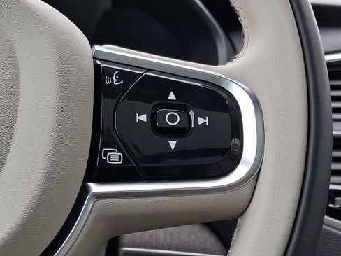 Certified 2024 Volvo XC90 T8 Plus AWD/4WD image 25