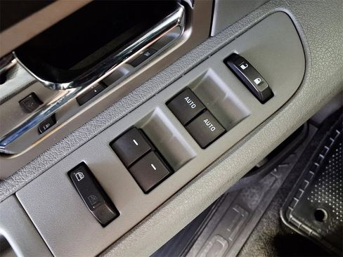 Used 2011 Ford F150 XLT image 25