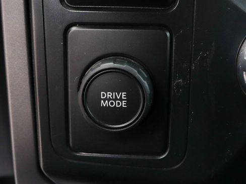 Used 2022 Ford F150 Lariat image 37