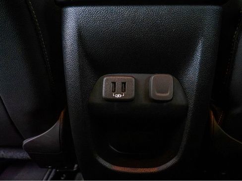 Used 2022 Chevrolet Colorado LT w/ Redline Special Edition image 11