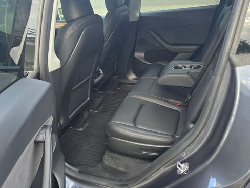 Used 2023 Tesla Model Y Long Range image 11