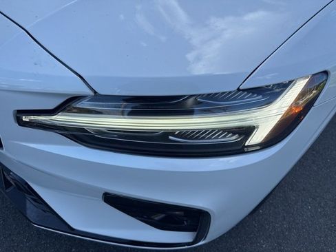 Certified 2024 Volvo S60 B5 Core image 9