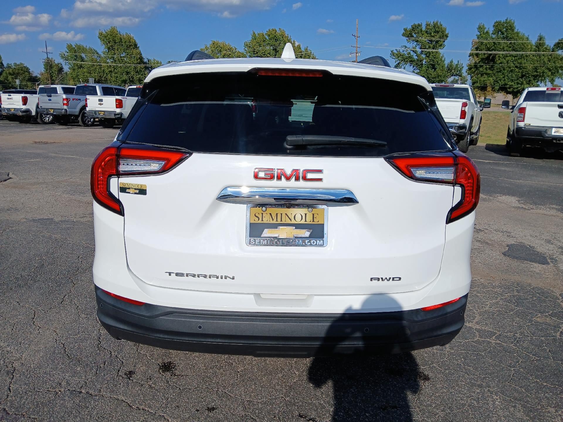 Used 2024 GMC Terrain SLE w/ Driver Convenience Package AWD/4WD image 5