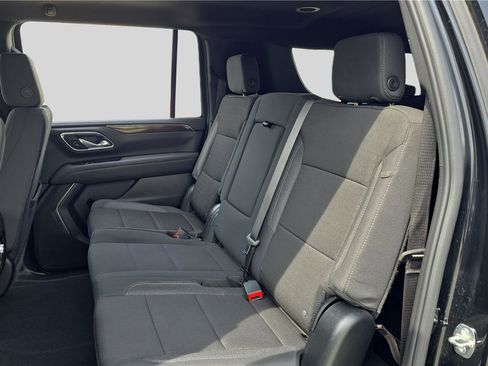 Used 2024 GMC Yukon XL SLE w/ Gmc Pro Safety Plus Package AWD/4WD image 18