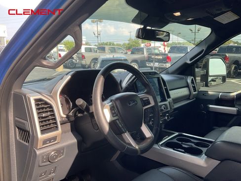 Used 2022 Ford F250 Lariat w/ Black Appearance Package image 41