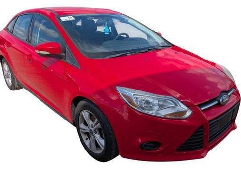 Used 2014 Ford Focus SE w/ SE Winter Package FWD image 8