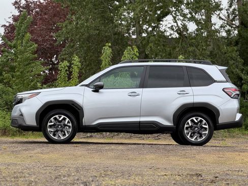 Used 2026 Subaru Forester Premium AWD/4WD image 4