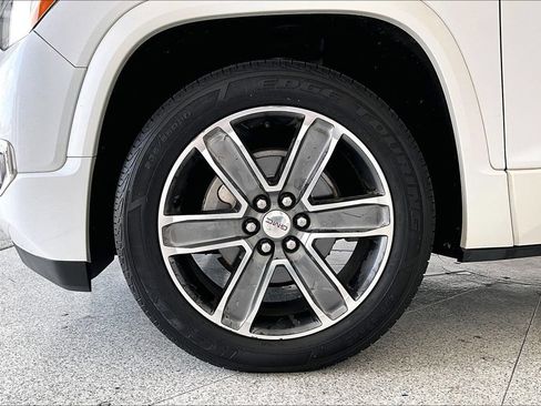 Used 2017 GMC Acadia Denali w/ Technology Package AWD/4WD image 11