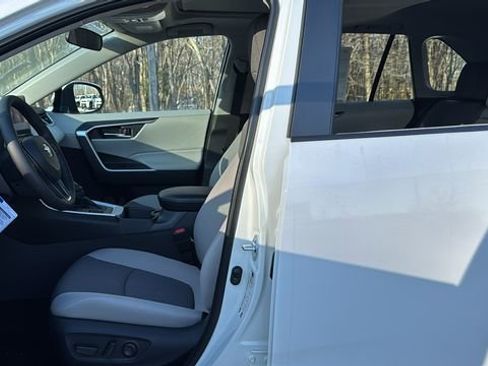 New 2025 Toyota RAV4 XLE image 23