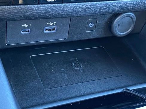 Used 2024 Mitsubishi Outlander 4WD Plug-In Hybrid image 21