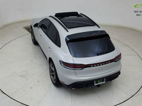 Used 2024 Porsche Macan AWD/4WD image 79