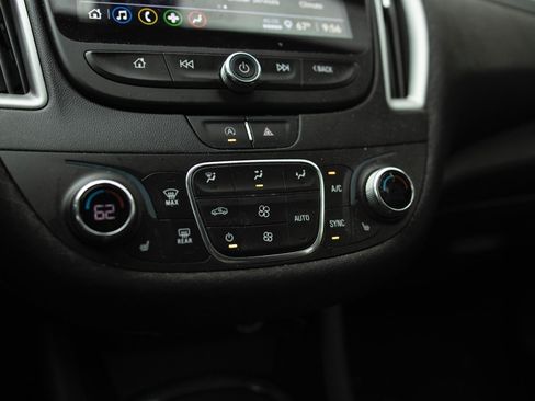 Used 2022 Chevrolet Malibu LT image 9