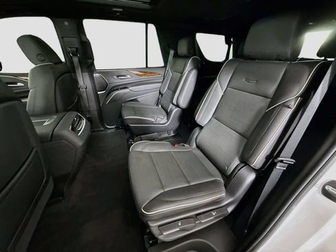 Used 2023 Cadillac Escalade Premium Luxury AWD/4WD image 26