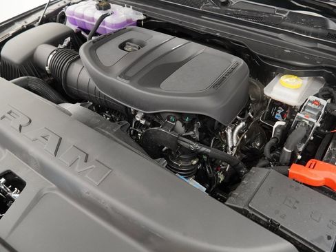 New 2026 RAM 1500 4x4 Crew Cab image 37