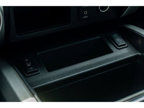 Used 2018 Nissan Titan SV w/ SV Convenience Package AWD/4WD image 25