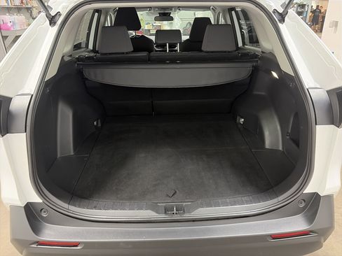 Used 2025 Toyota RAV4 XLE AWD/4WD image 26
